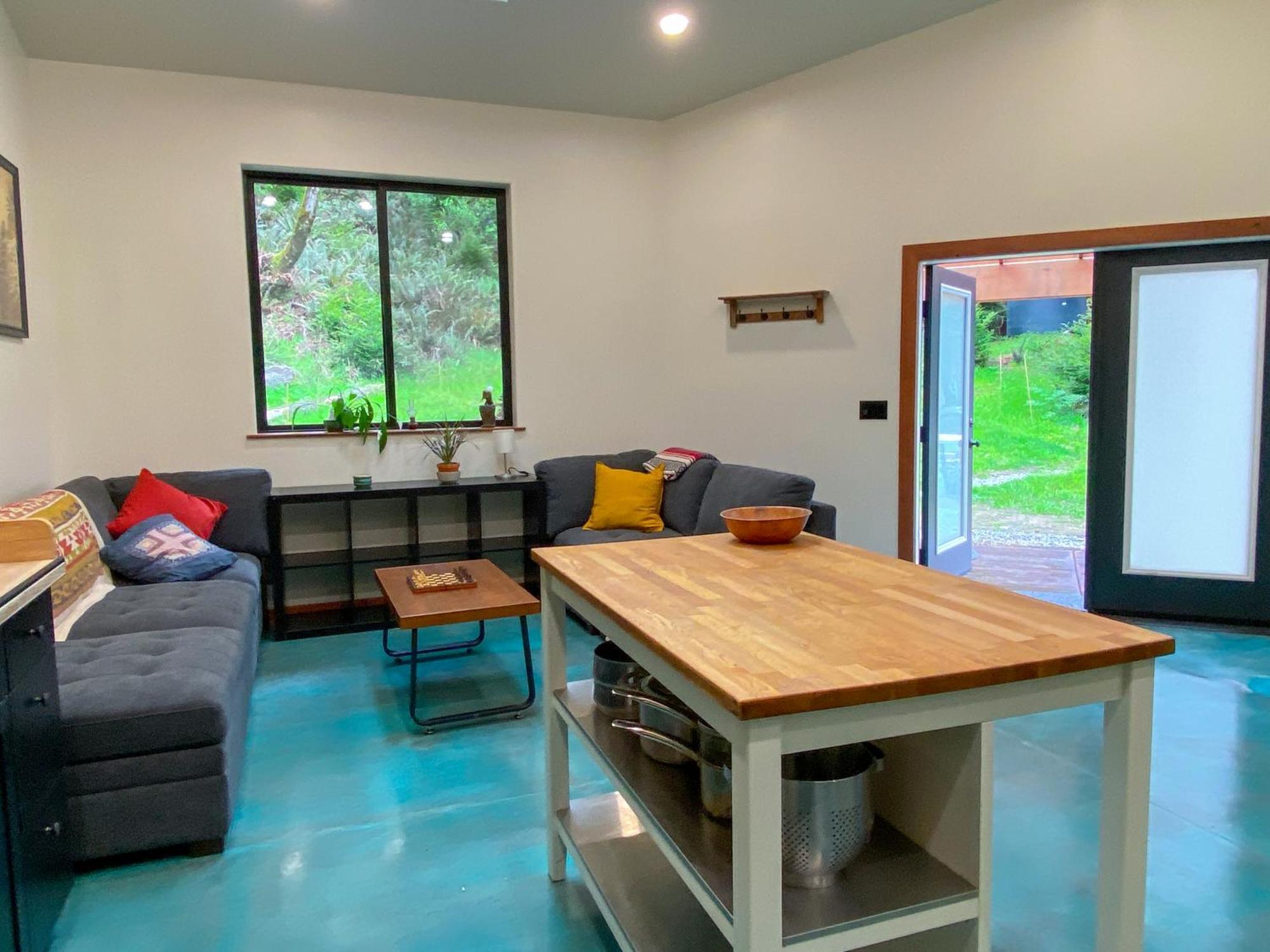Apartment New, Modern, Country-feel, Close To